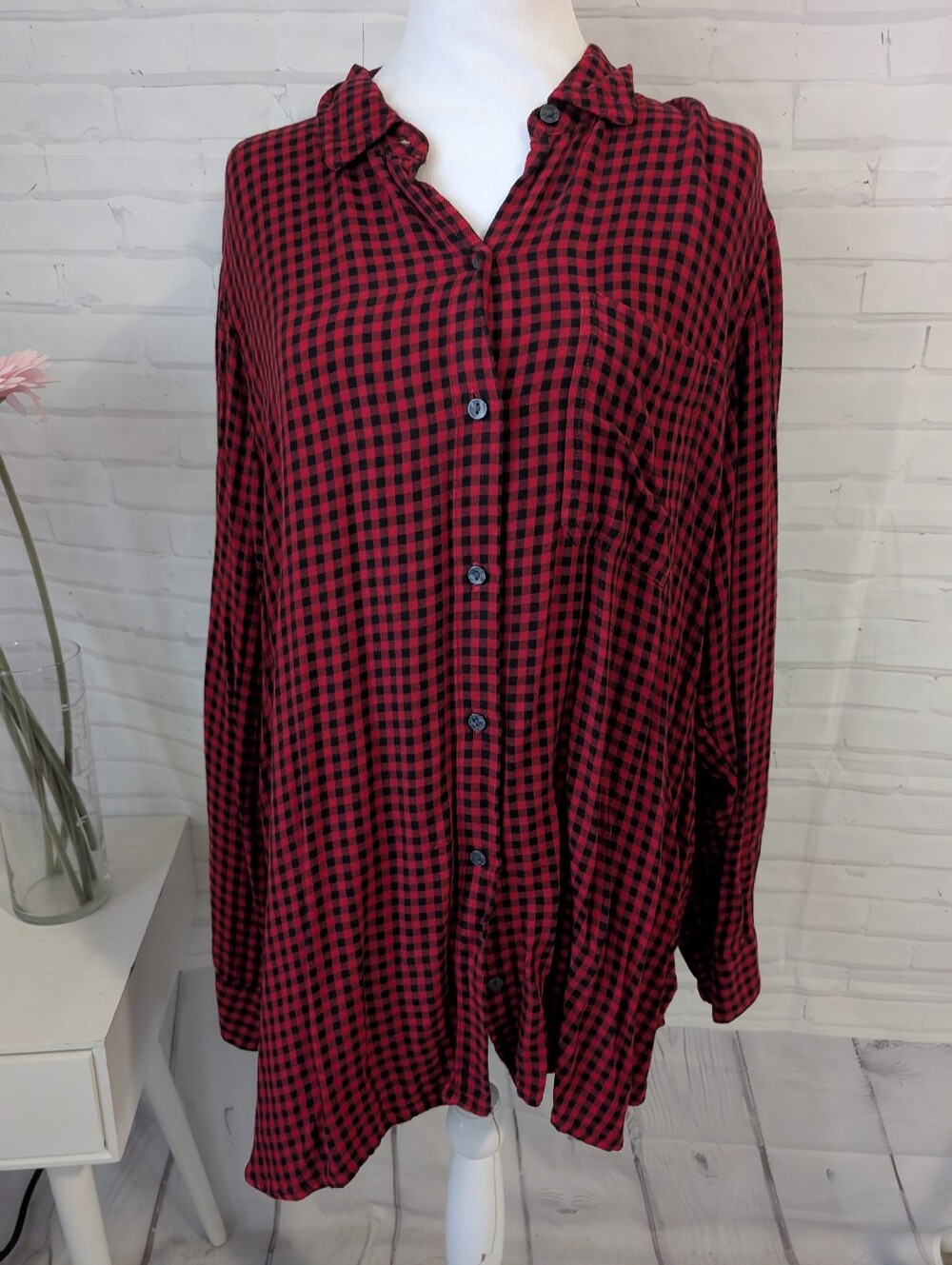 Old Navy Red and Black Plaid Long-Sleeve Button-Up Shirt